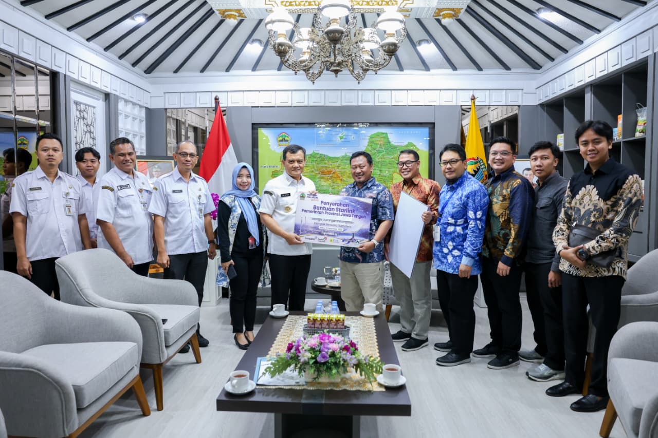Pemprov Jateng Kembali Kirim Delapan Perangkat Starlink ke Aceh untuk Bantu Komunikasi Pemprov Jateng Kembali Kirim Delapan Perangkat Starlink ke Aceh untuk Bantu Komunikasi