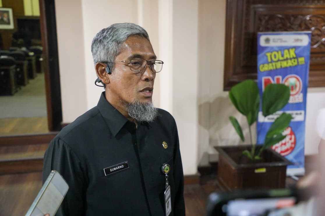 Sekda Jateng Larang Penggunaan Kendaraan Plat Merah di Luar Kedinasan saat Libur Nataru Sekda Jateng Larang Penggunaan Kendaraan Plat Merah di Luar Kedinasan saat Libur Nataru