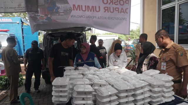 Penuhi Kebutuhan Warga Terdampak Banjir, SPPG di Kota Pekalongan Donasikan Paket MBG