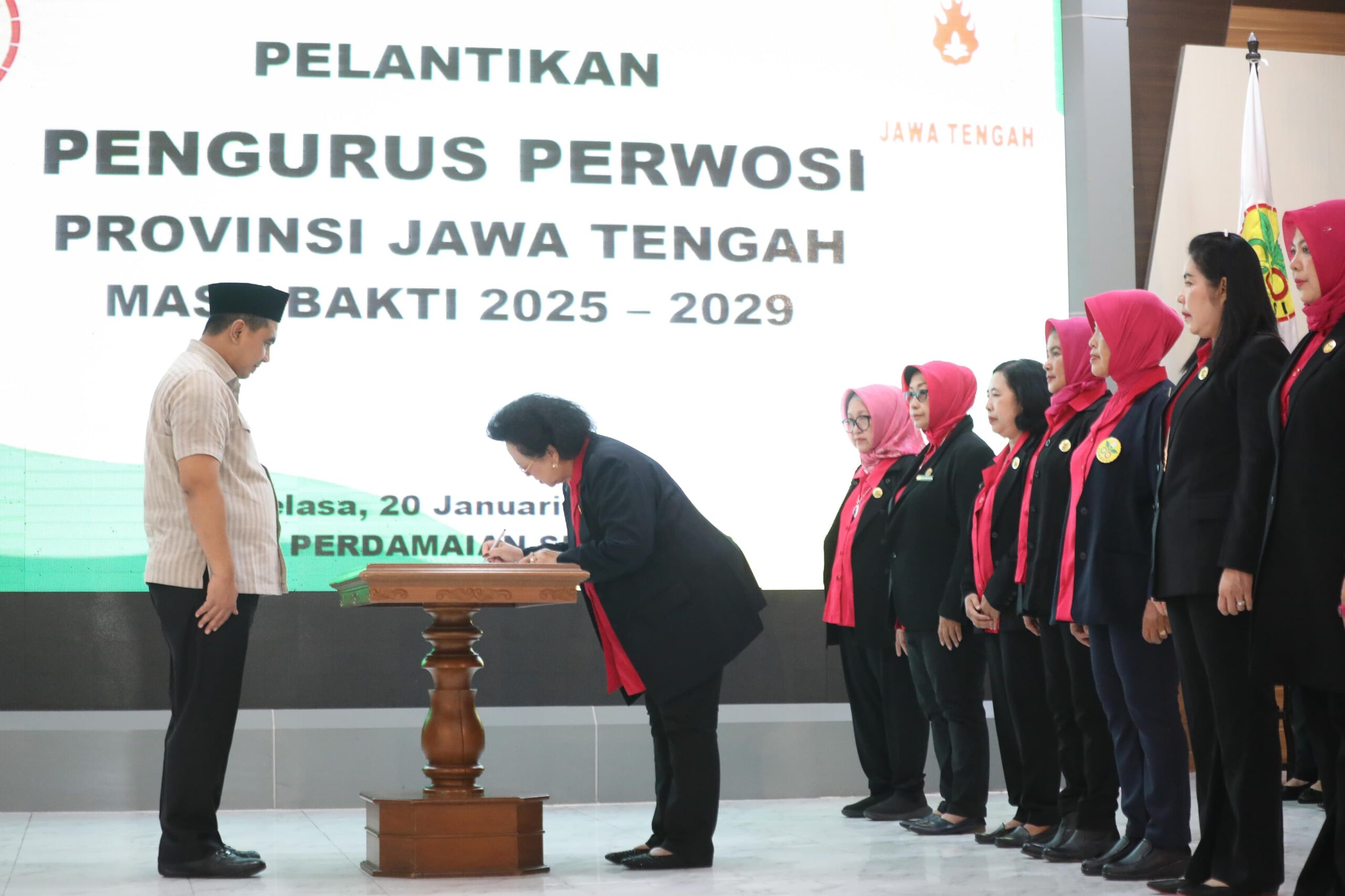 Pemprov Jateng Dukung Target KONI Tembus Tiga Besar PON 2028 Pemprov Jateng Dukung Target KONI Tembus Tiga Besar PON 2028