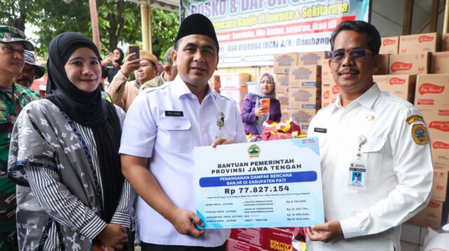 Pemprov Jateng Tetap Fokus Tangani Banjir Pati, Gus Yasin Turun Langsung ke Lokasi