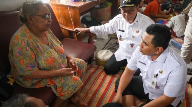 Taj Yasin Pastikan Layanan Kesehatan Pengungsi Banjir Pati Tetap Terpenuhi