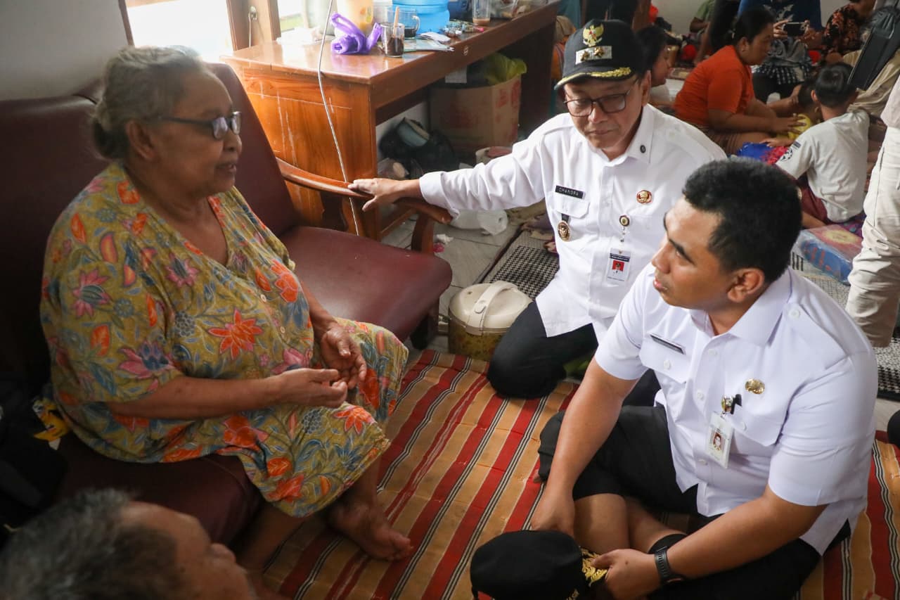 Taj Yasin Pastikan Layanan Kesehatan Pengungsi Banjir Pati Tetap Terpenuhi