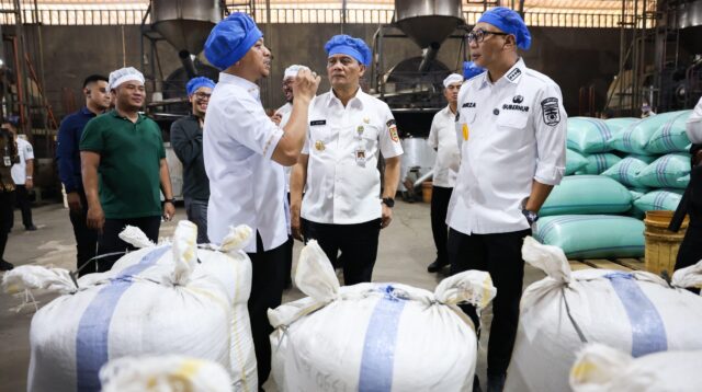 Anak Transmigran Asal Jawa Tengah Ini Sukses Jadi Kepala Daerah