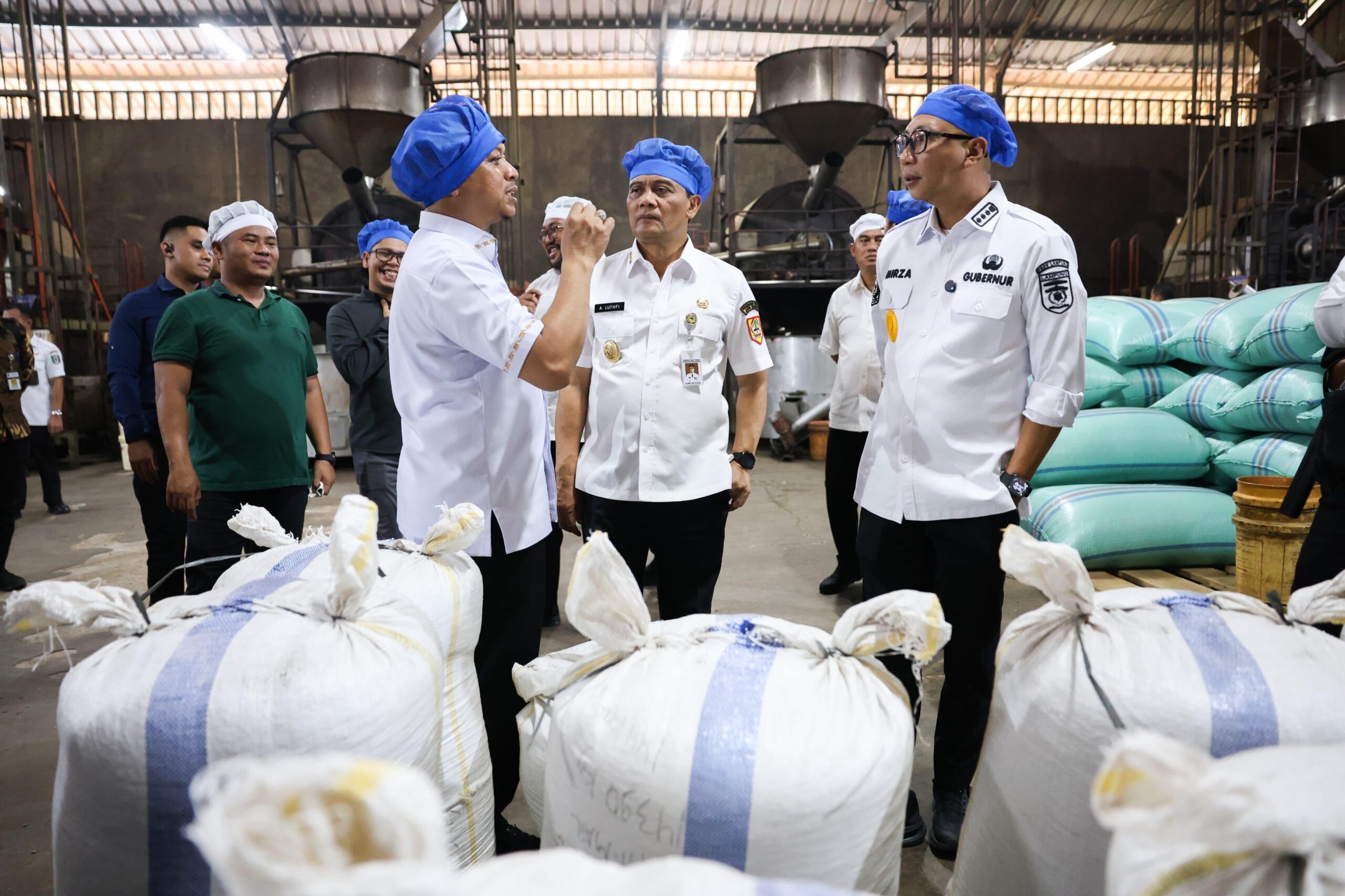 Anak Transmigran Asal Jawa Tengah Ini Sukses Jadi Kepala Daerah Anak Transmigran Asal Jawa Tengah Ini Sukses Jadi Kepala Daerah