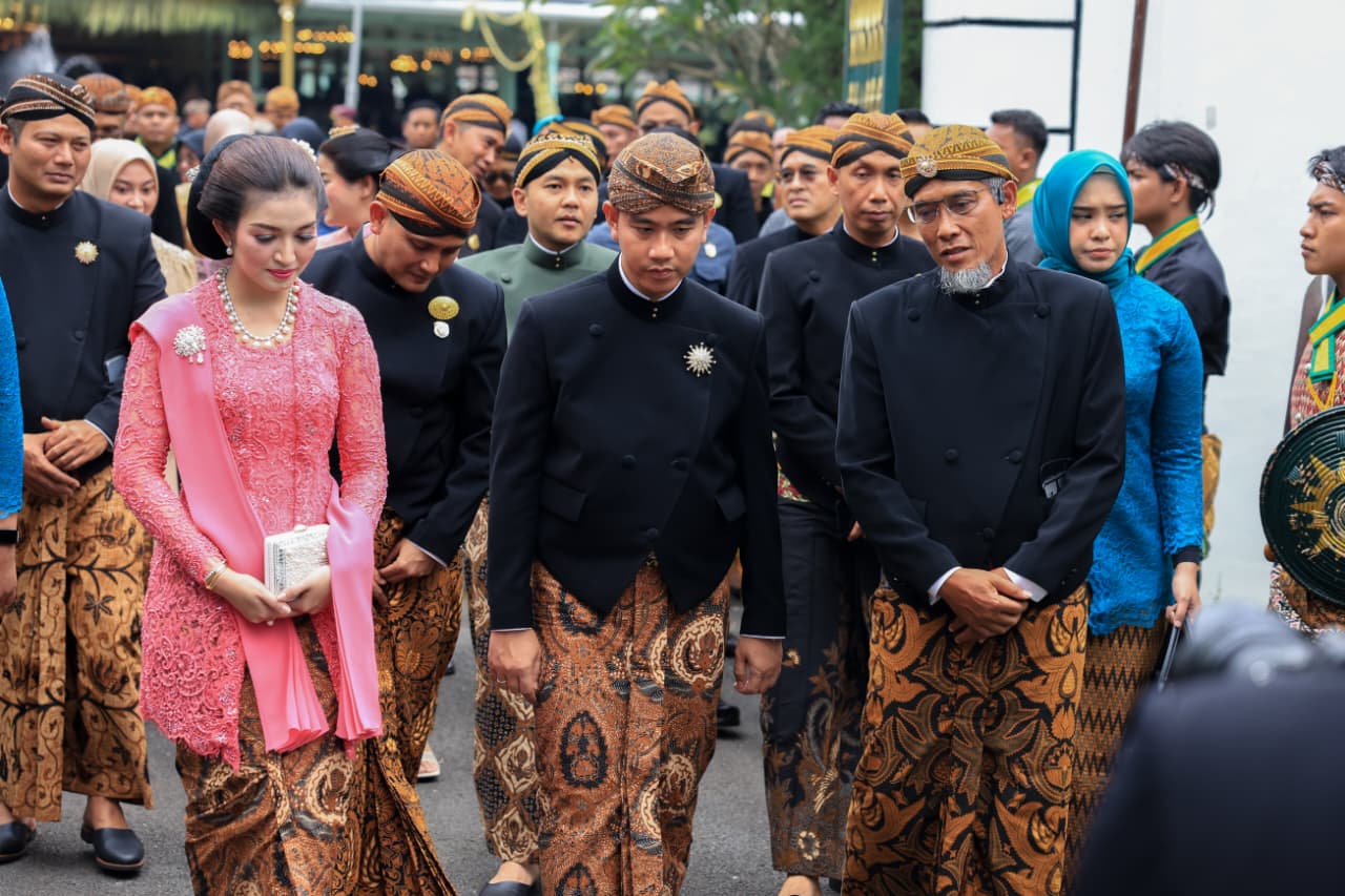 Hadiri Tingalan Jumenengan, Sekda Jateng Harap Mangkunegara Pertahankan Nilai Budaya dan Wisata Hadiri Tingalan Jumenengan, Sekda Jateng Harap Mangkunegara Pertahankan Nilai Budaya dan Wisata