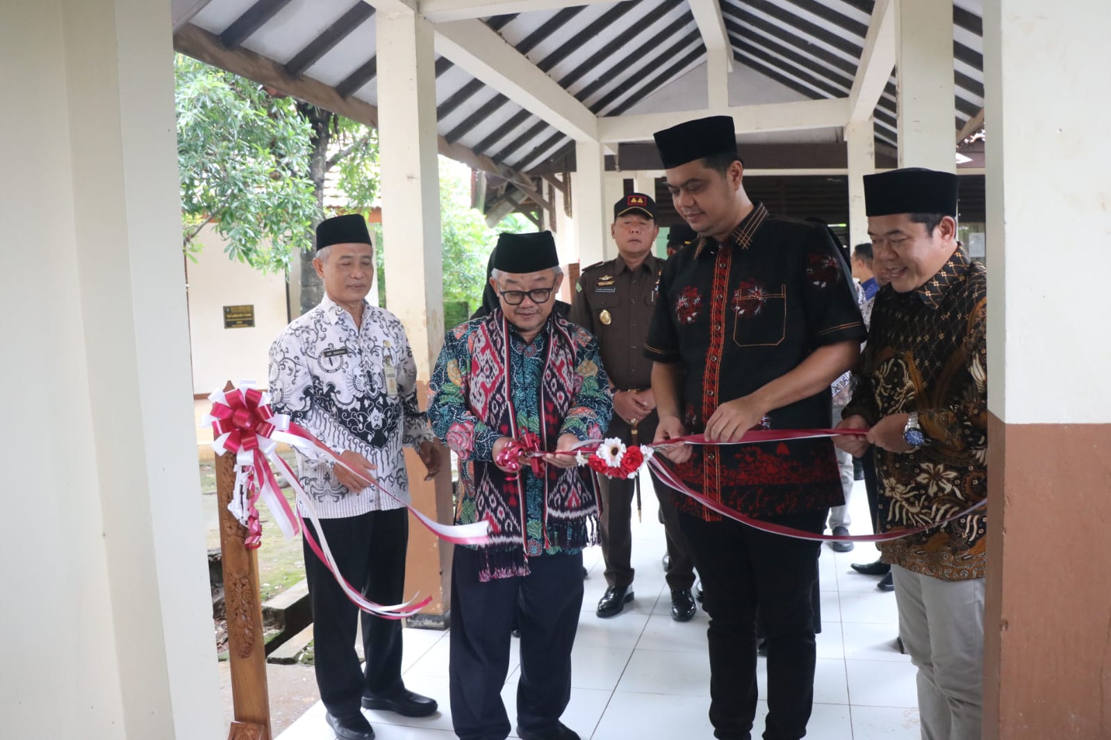 Mendikdasmen Resmikan Revitalisasi SMP Negeri 1 Tahunan Jepara Mendikdasmen Resmikan Revitalisasi SMP Negeri 1 Tahunan Jepara