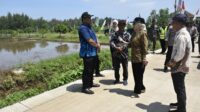 Bupati Kendal Pastikan Pembangunan Jalan di Dusun Larangan Berjalan Baik