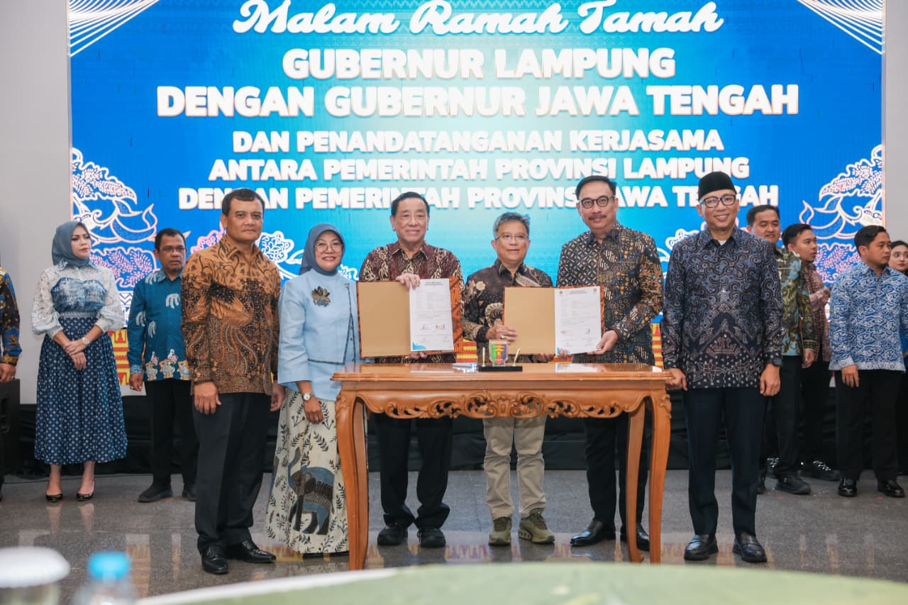 Pemprov Jateng–Lampung Teken 11 Kerja Sama Lintas Sektor Senilai Rp 832,3 Miliar per Tahun Pemprov Jateng–Lampung Teken 11 Kerja Sama Lintas Sektor Senilai Rp 832,3 Miliar per Tahun