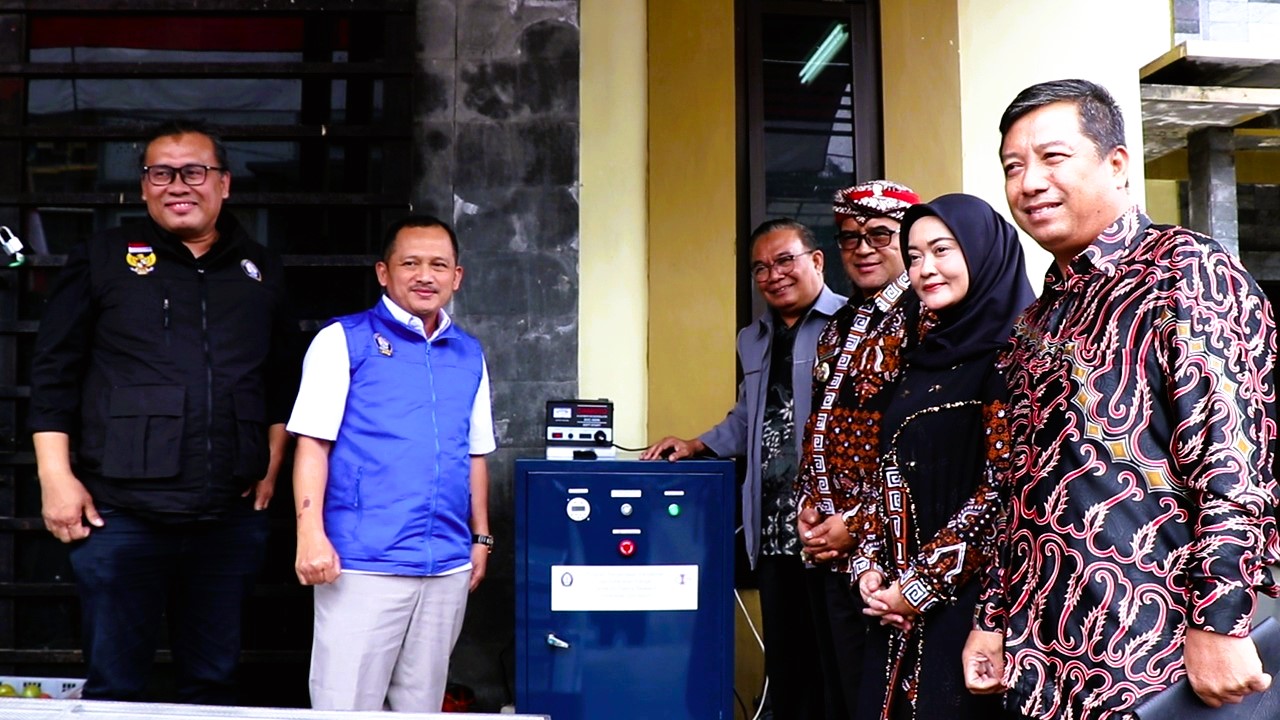 Teknologi Plasma Ozon Undip Bantu Petani Temanggung Perpanjang Masa Simpan Panen Teknologi Plasma Ozon Undip Bantu Petani Temanggung Perpanjang Masa Simpan Panen