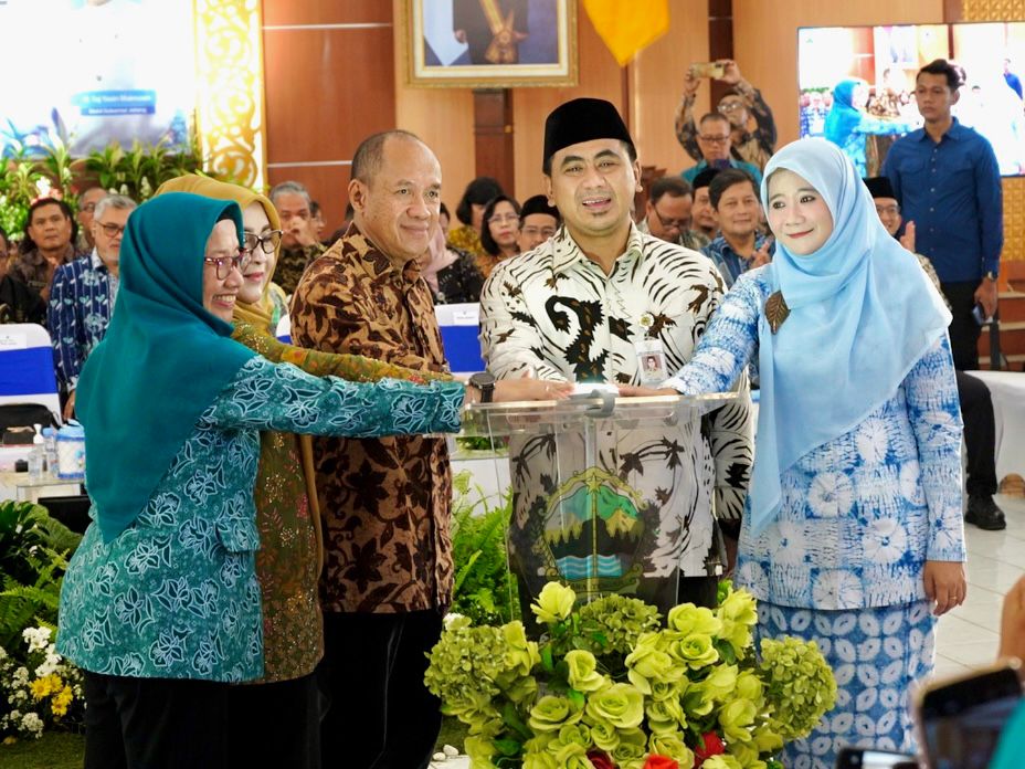 Program Ngopeni Omah Nglakoni Sesarengan Diluncurkan, Pemprov Jateng Percepat Penanganan Backlog Perumahan Program Ngopeni Omah Nglakoni Sesarengan Diluncurkan, Pemprov Jateng Percepat Penanganan Backlog Perumahan