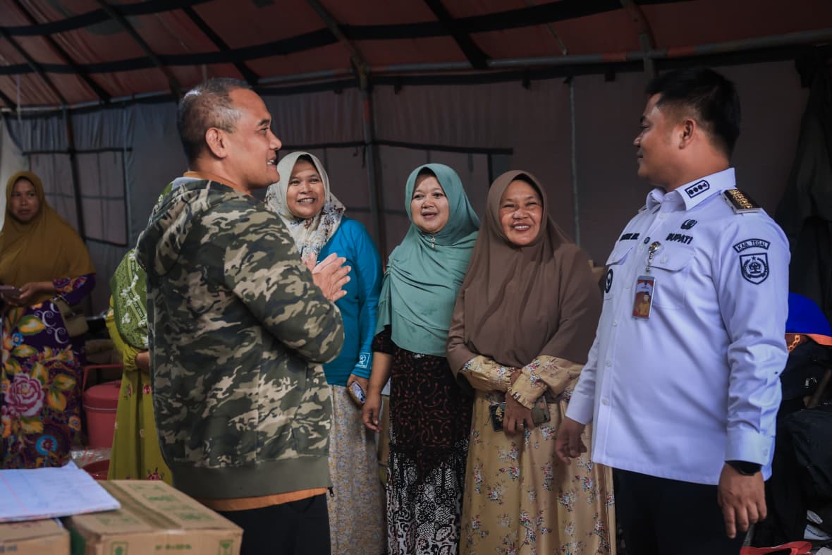 Gubernur Jateng Tinjau Huntara Korban Tanah Gerak Tegal, Target Siap Huni Sebelum Lebaran