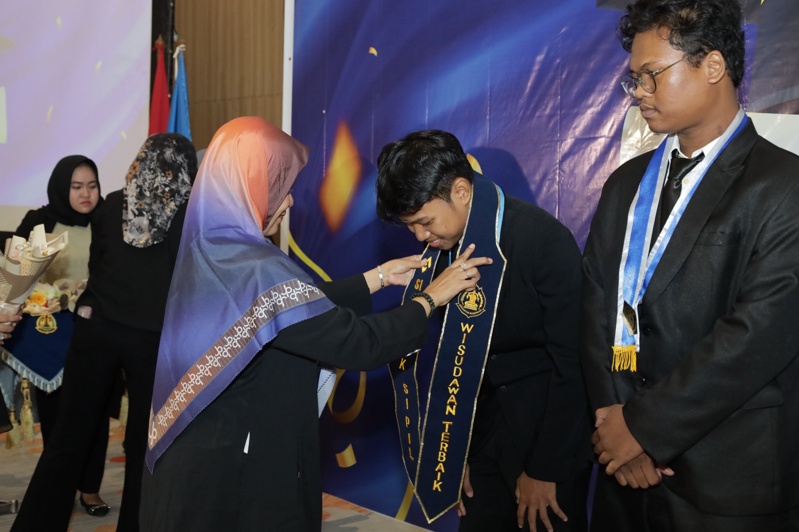 Pelepasan Wisudawan Teknik USM, Lulusan Didorong Siap Hadapi Tantangan Dunia Kerja