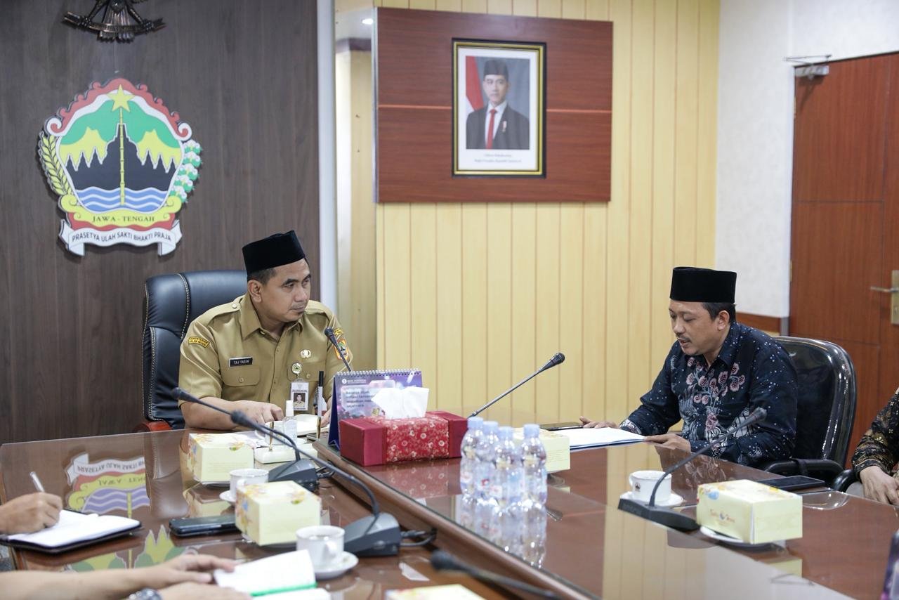 Wagub Jateng Pastikan SMA Negeri Baru di Pati Dibangun di Tambakromo dan Jaken, Bukan Margoyoso Wagub Jateng Pastikan SMA Negeri Baru di Pati Dibangun di Tambakromo dan Jaken, Bukan Margoyoso