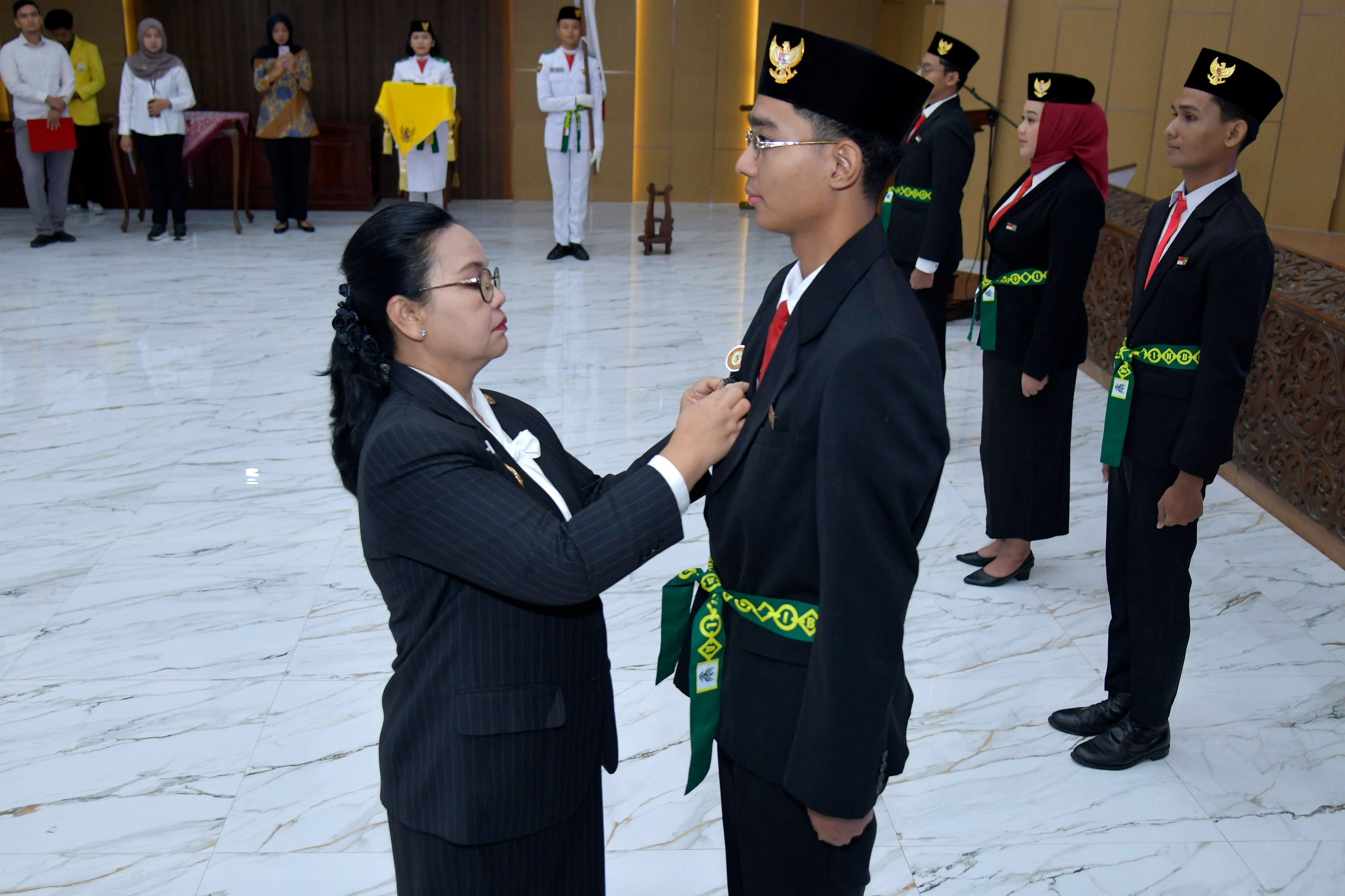 Wali Kota Semarang, Agustina Wilujeng melantik 42 anggota Purna Paskibraka menjadi Duta Pancasila Paskibraka Indonesia (DPPI) Kota Semarang di Ruang Lokakrida, Gedung Balaikota, Rabu (11/2/2026).