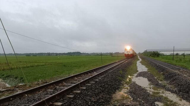 Perjalanan KA Terdampak Banjir, KAI Daop 4 Semarang Terapkan Rekayasa Operasi