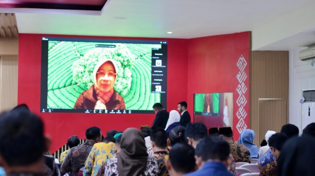 Guru Besar UNS apresiasi disertasi Mohammad Saleh tentang rekonstruksi regulasi PSN berbasis keadilan ekologis.