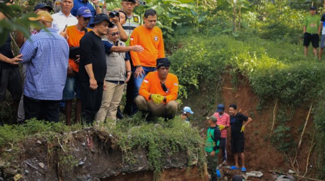 Ahmad Luthfi Targetkan Penanganan Longsor Ungaran Timur Tuntas dalam Sepekan