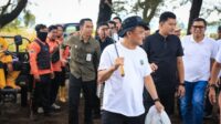 Aksi Bersih di Pantai Jodo, Ahmad Luthfi Canangkan Gerakan Jateng ASRI