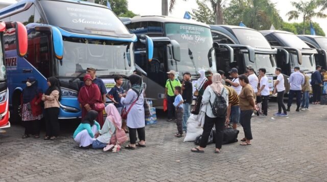 Pemprov Jateng Berangkatkan 4.181 Perantau Gratis dengan 84 Bus