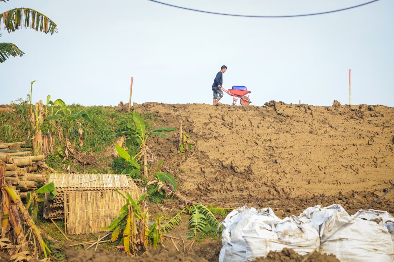 Pemprov Jateng Minta Perbaikan Cepat Tanggul Retak Sungai Tuntang Grobogan Pemprov Jateng Minta Perbaikan Cepat Tanggul Retak Sungai Tuntang Grobogan
