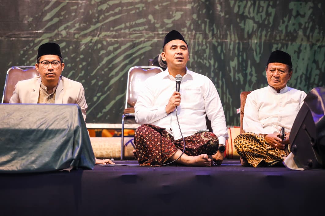 Momen Keakraban Wagub Jateng Bersama Penyandang Disabilitas Momen Keakraban Wagub Jateng Bersama Penyandang Disabilitas