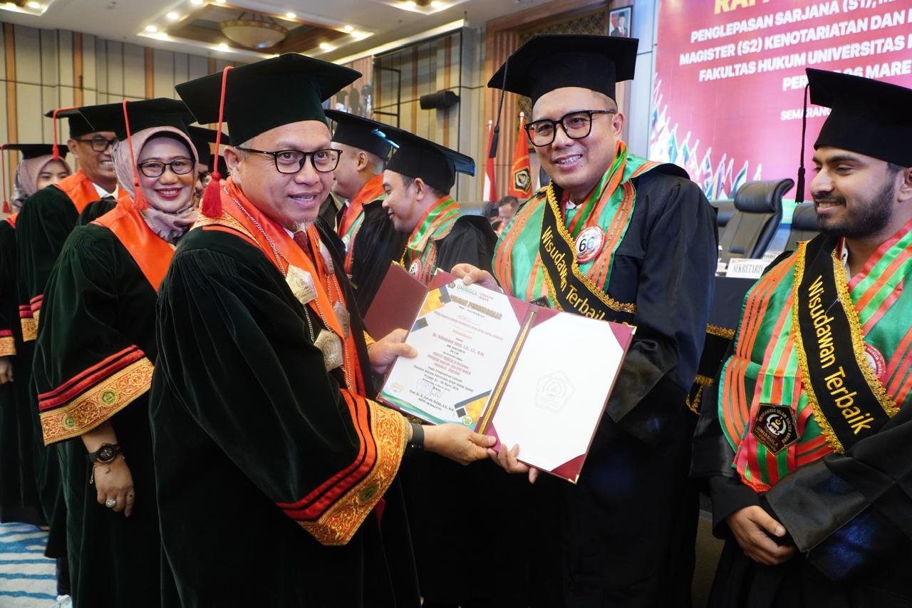 Mohammad Saleh Raih Gelar Doktor Ilmu Hukum Unissula, Tekankan Pengabdian untuk Masyarakat