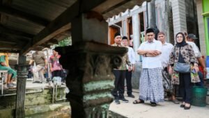 Warga Terdampak Rob di Bonang Demak Terima Bantuan RTLH dari Taj Yasin