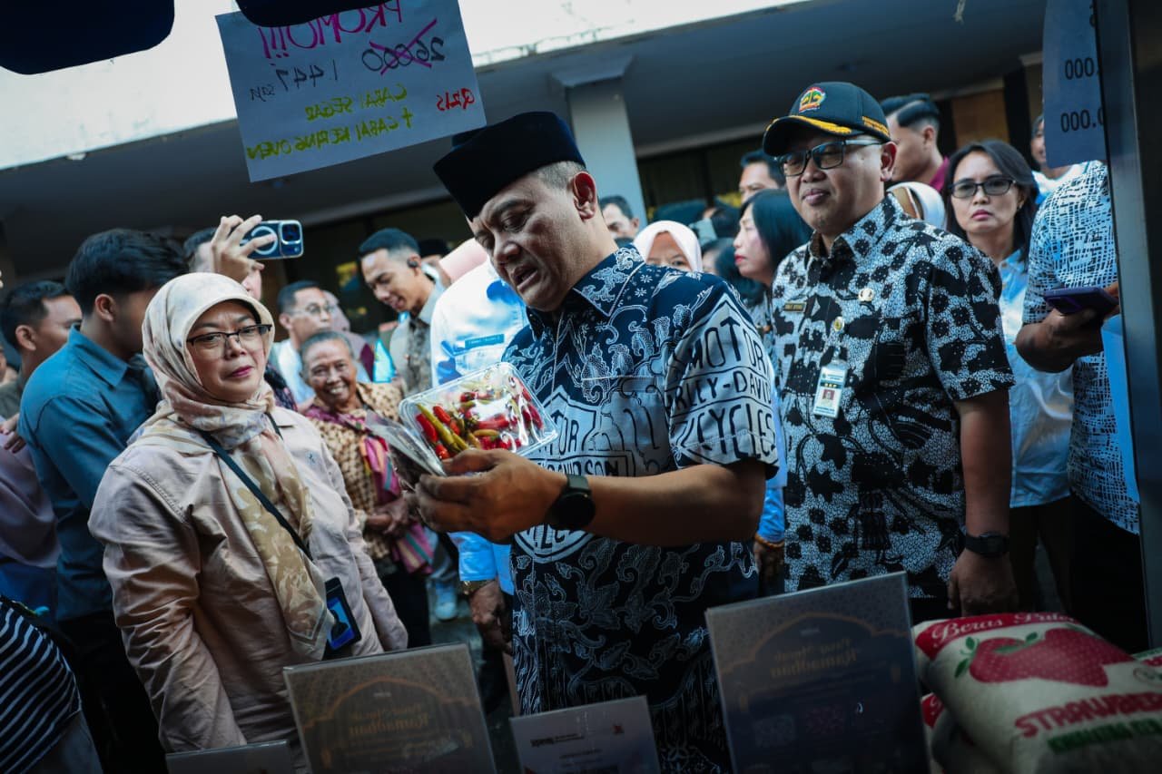Pemprov Jateng Salurkan 2 Ton Beras untuk 200 Pekerja Informal