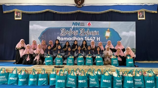 Politeknik Bina Trada–Nurul Hayat Semarang Ajak 80 Anak Yatim Belanja Kado Lebaran