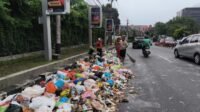 DLH Kota Semarang Minta Maaf, Tumpahan Sampah di Jalan Sultan Agung Cepat Dibersihkan DLH Kota Semarang Minta Maaf, Tumpahan Sampah di Jalan Sultan Agung Cepat Dibersihkan