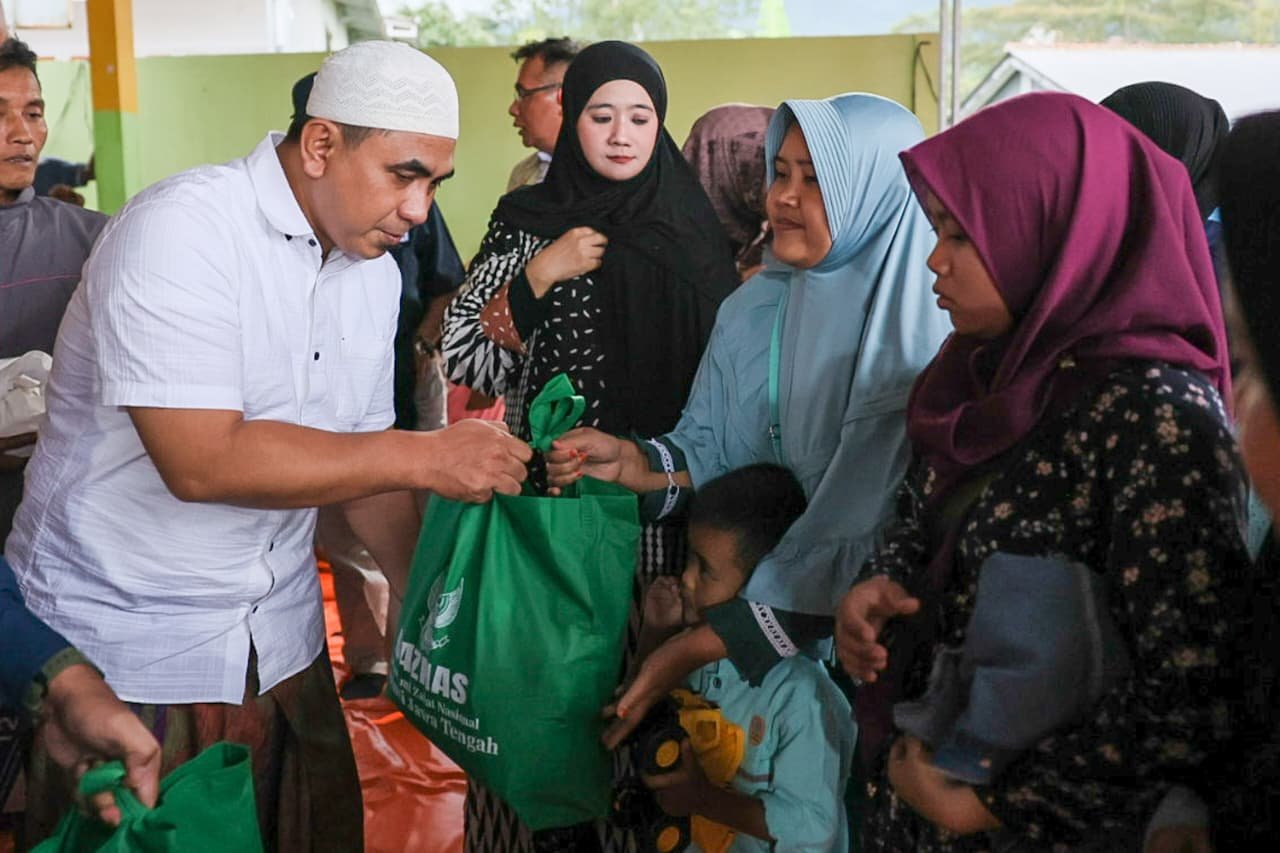 Wagub Jateng Tinjau Tanah Bergerak di Brebes, Pembangunan Huntara Didorong Dipercepat Wagub Jateng Tinjau Tanah Bergerak di Brebes, Pembangunan Huntara Didorong Dipercepat