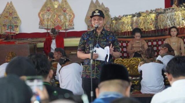 Bule Jerman hingga Awak Kapal Perang Meriahkan Tradisi Lomban Syawalan Jepara 2026