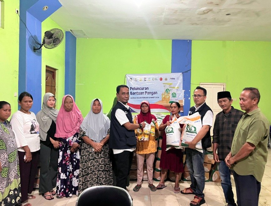 155.720 Warga Jepara Terima Bantuan Pangan Bulog, Program Dibuka di Karimunjawa 155.720 Warga Jepara Terima Bantuan Pangan Bulog, Program Dibuka di Karimunjawa