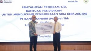 Bank Mandiri dan Universitas Semarang Salurkan Bantuan Pendidikan untuk Mahasiswa Tingkat Akhir