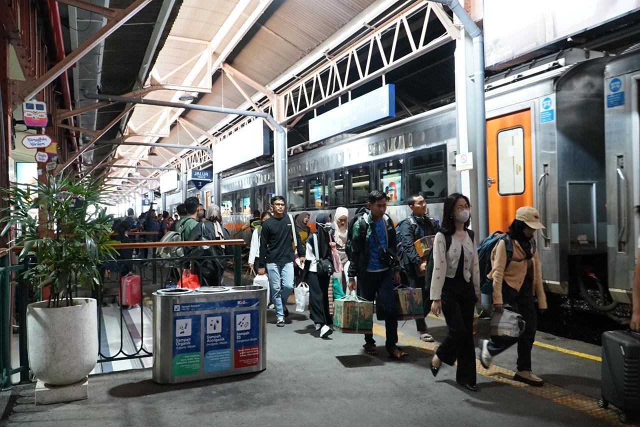 Lonjakan Penumpang Saat Libur Panjang, KAI Daop 4 Semarang Catat 139 Ribu Pengguna Kereta Lonjakan Penumpang Saat Libur Panjang, KAI Daop 4 Semarang Catat 139 Ribu Pengguna Kereta