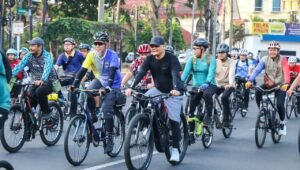 Naik Sepeda ke Kantor, Ahmad Luthfi Dorong Budaya Hemat Energi di Jateng