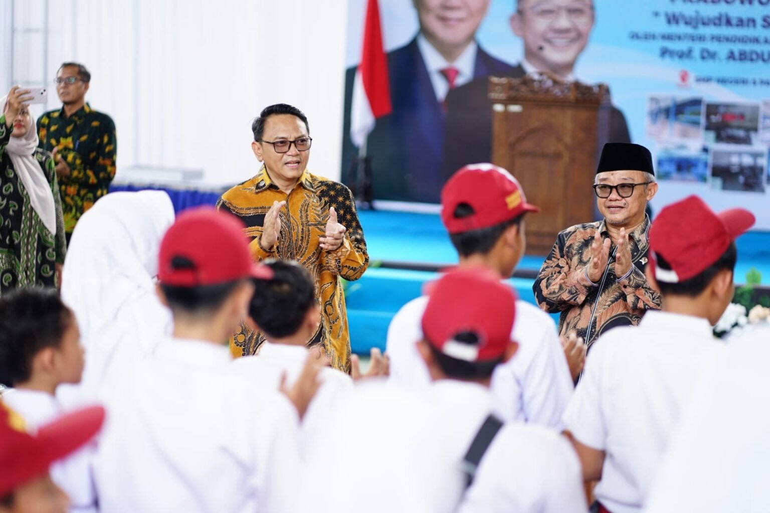 Revitalisasi Sekolah Digenjot, Mendikdasmen Resmikan Puluhan Satuan Pendidikan Di Semarang Dan Pati