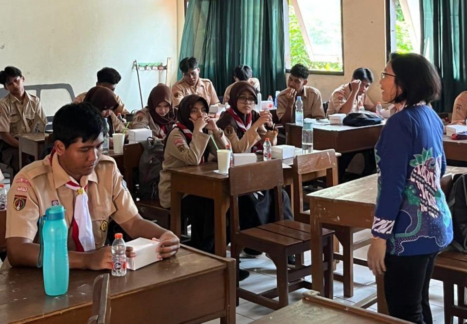 USM Bekali Siswa SMA N 11 Semarang Etika Public Speaking dan Kreativitas Konten Digital