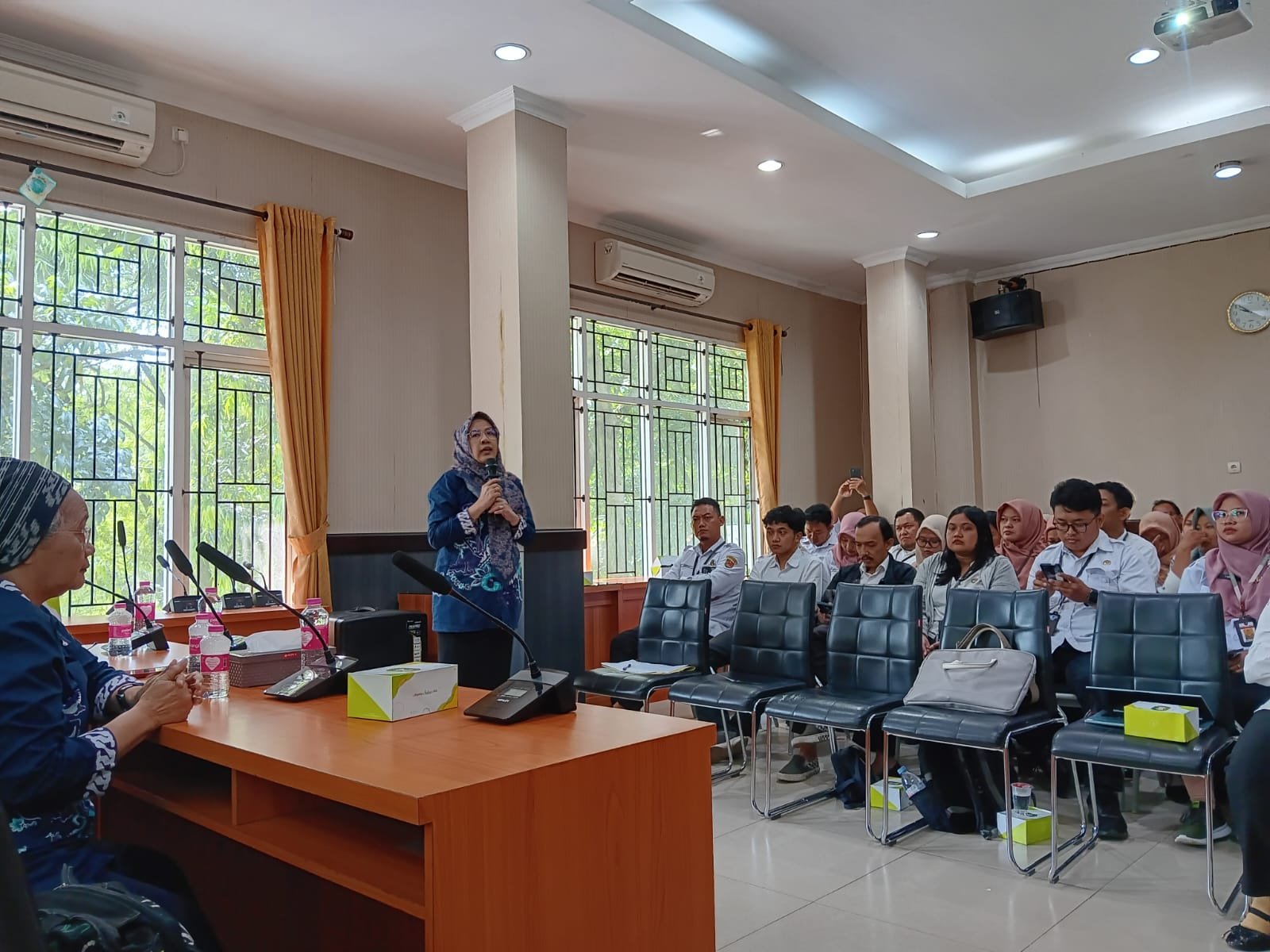 PKM Magister Psikologi USM Edukasi ASN DLH Semarang tentang Manajemen Stres dan Mindfulness
