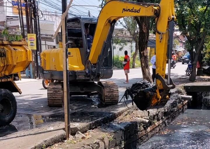 Respons Cepat Agustina, 9 Ruas Jalan Diperbaiki Sekaligus dan Banjir Ikut Ditangani