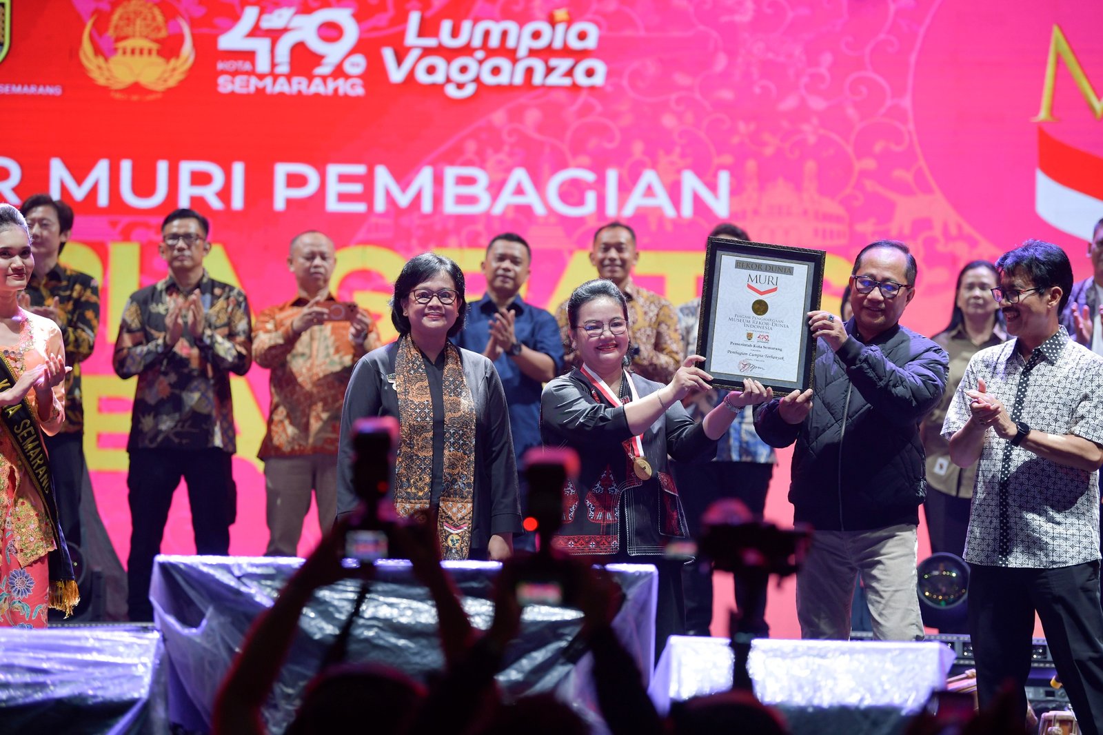 Lumpiavaganza Semarang Pecahkan Rekor Dunia MURI, 10.052 Lumpia Dibagikan Gratis