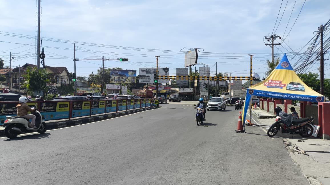 Dishub Semarang Perketat Pengawasan Jalan Prof Hamka, Puluhan Truk Berat Dicegah Melintas