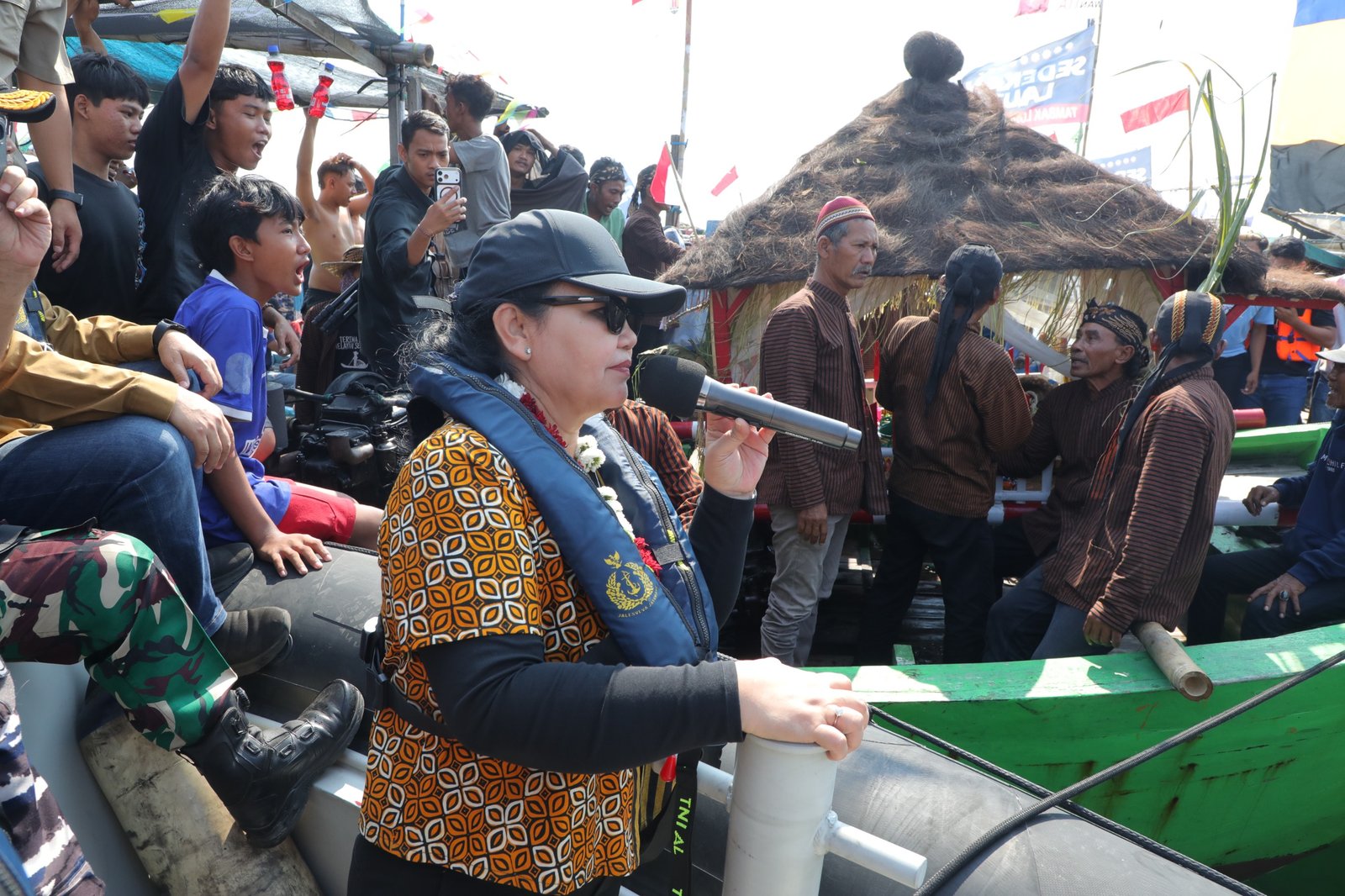 Sedekah Laut Tambak Lorok, Agustina Ajak Nelayan Jaga Harmoni dengan Alam