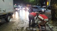 Pembersihan depan Azko