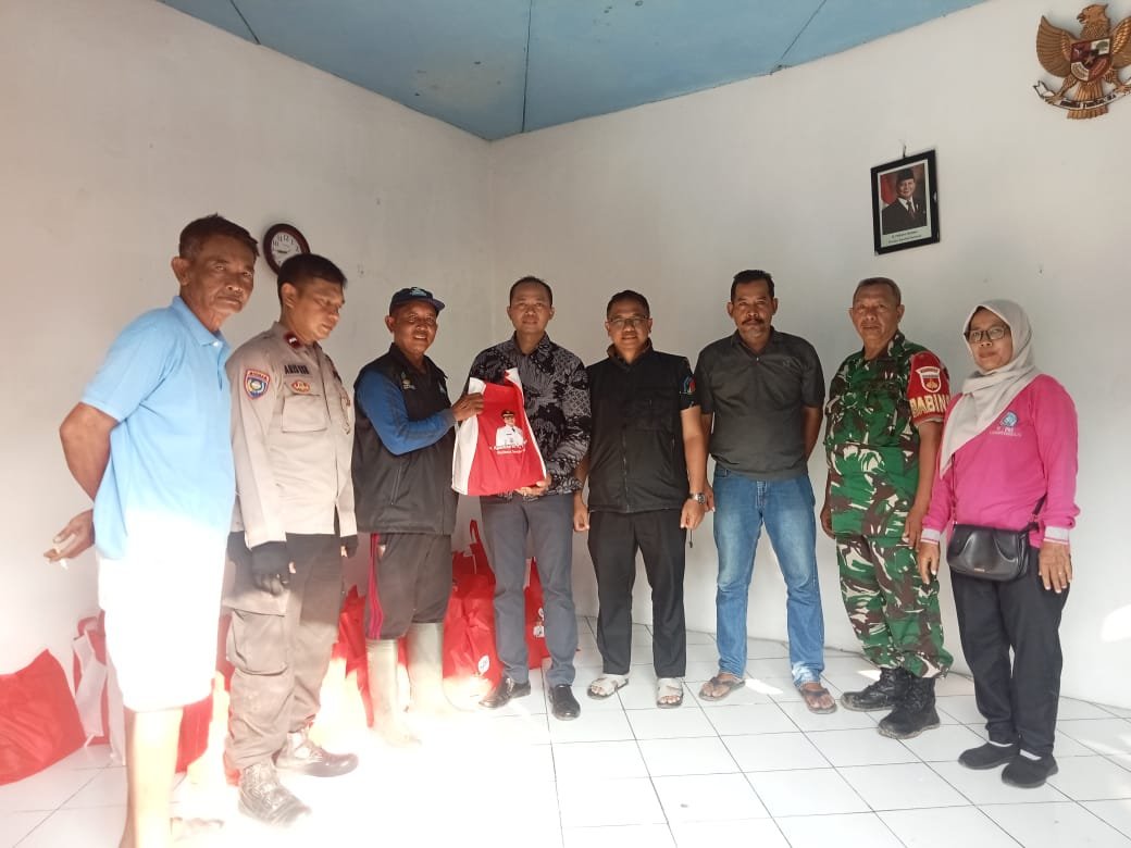 Wali Kota Agustina Salurkan Santunan dan Bantuan bagi Korban Banjir di Mangkang dan Purwoyoso
