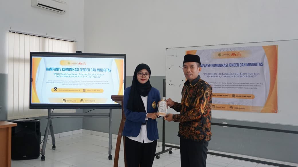 Mahasiswa Ilmu Komunikasi USM Edukasi Siswa SMP Lewat Kampanye “Pelecehan Tak Kenal Gender” Mahasiswa Ilmu Komunikasi USM Edukasi Siswa SMP Lewat Kampanye “Pelecehan Tak Kenal Gender”