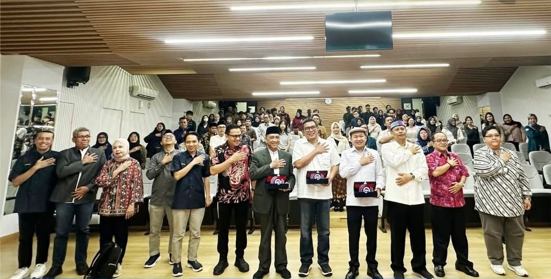 Mohammad Saleh Soroti Politik Digital dalam Bedah Buku di FISIP Undip