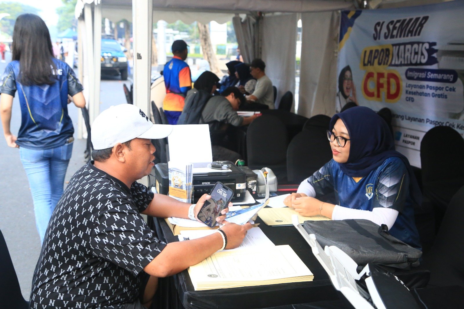 Program Si Semar Lapor Karcis Imigrasi Semarang di CFD Ramai Pengunjung, Warga Bisa Urus Paspor Tanpa Ribet