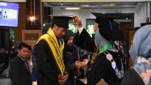 Wisuda ke-76, USM Lepas 1.267 Lulusan dan Tekankan Pentingnya Adaptasi di Era AI